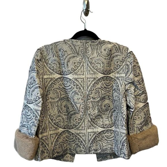 Chico's NWT Jacquard Jacket Convertible Faux Fur Cuff Cream Silver size 1P 8-10P - Picture 13 of 13